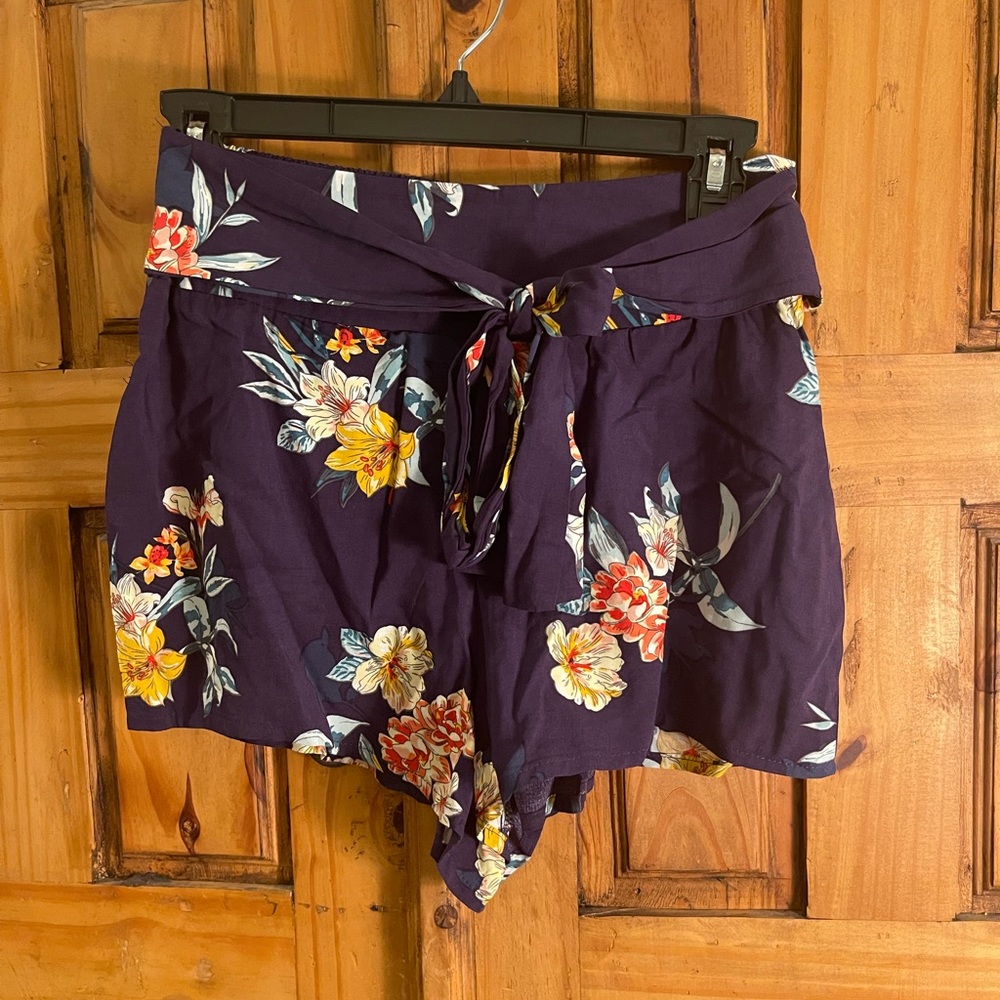 Navy floral shorts